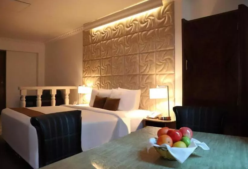 Отель Suites Inkari