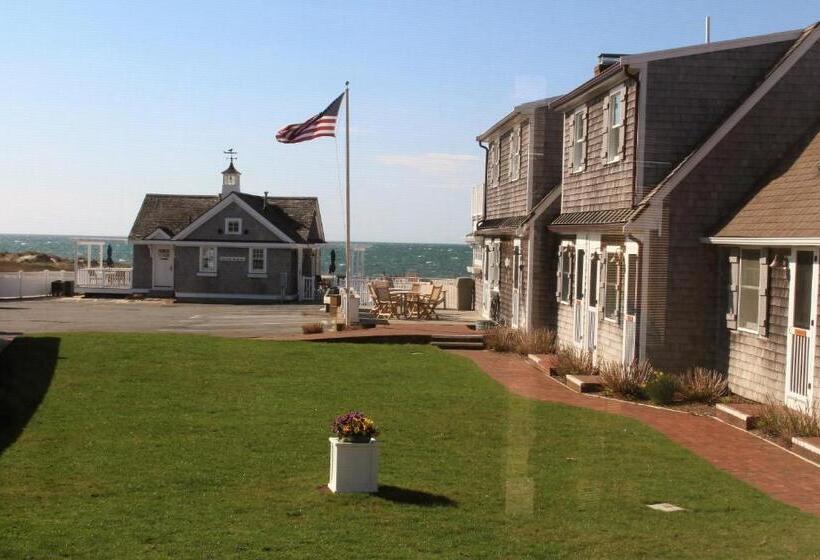 Отель Inn On The Beach