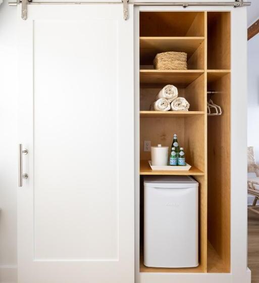 Отель Inn On The Beach