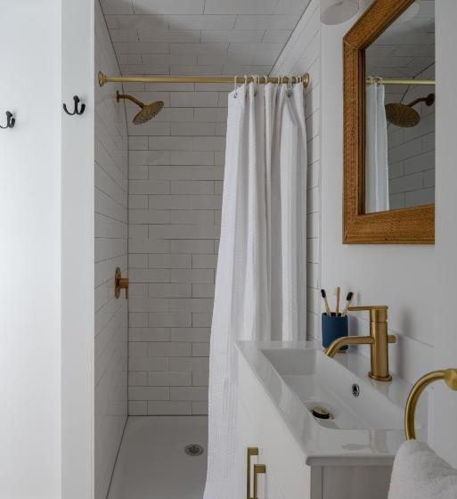 Отель Inn On The Beach