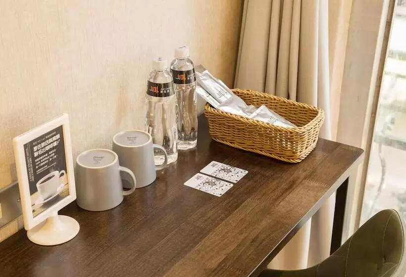 Hotelli Just Live Inntaipei Station