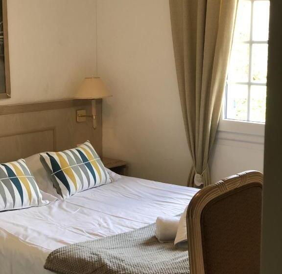 호텔 Logis La Bastide Des Golfs