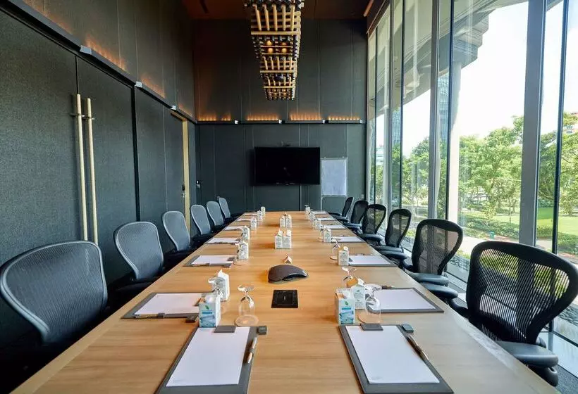 هتل Parkroyal Collection Pickering, Singapore