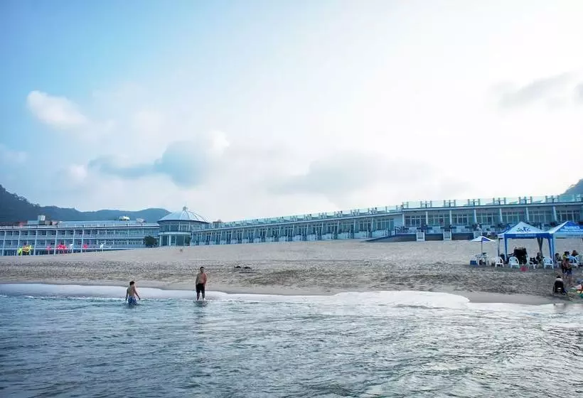 هتل White House Hot Spring Beach Resort