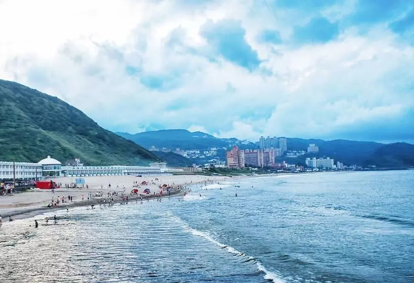 هتل White House Hot Spring Beach Resort