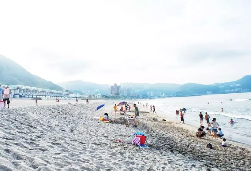 هتل White House Hot Spring Beach Resort