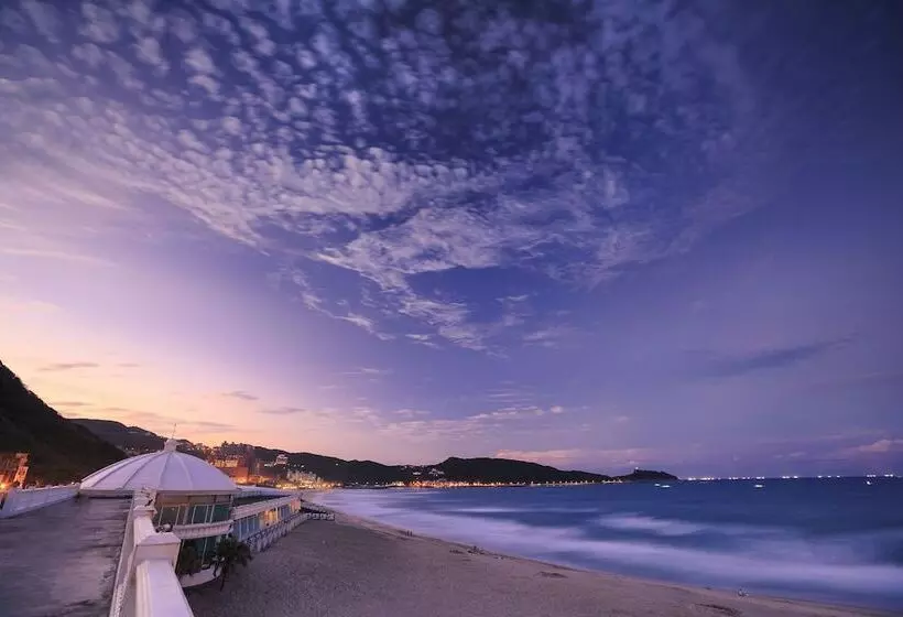 هتل White House Hot Spring Beach Resort