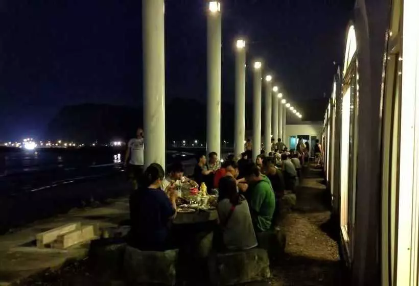 هتل White House Hot Spring Beach Resort