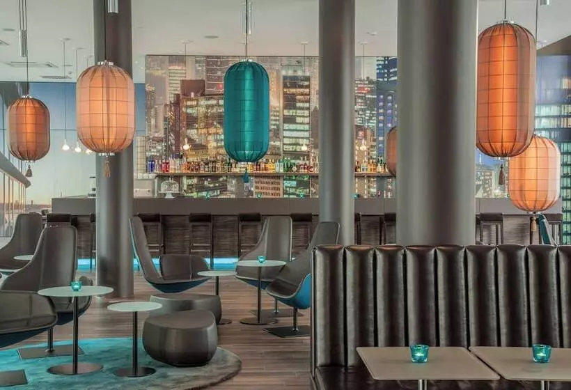 Motel One Düsseldorf Hauptbahnhof