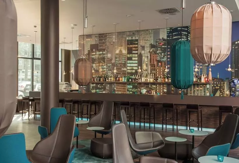 Motel One Düsseldorf Hauptbahnhof