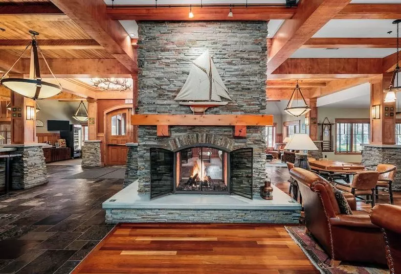 リゾートホテル Tamarack Lodge