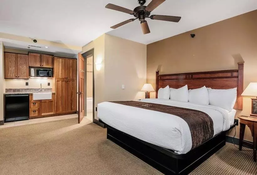 リゾートホテル Tamarack Lodge