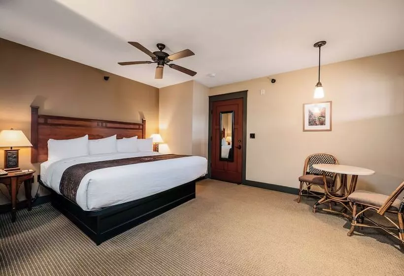 リゾートホテル Tamarack Lodge