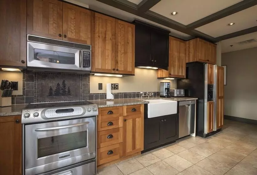 リゾートホテル Tamarack Lodge