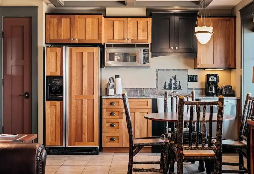 リゾートホテル Tamarack Lodge