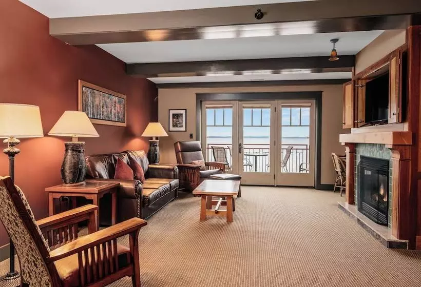 リゾートホテル Tamarack Lodge