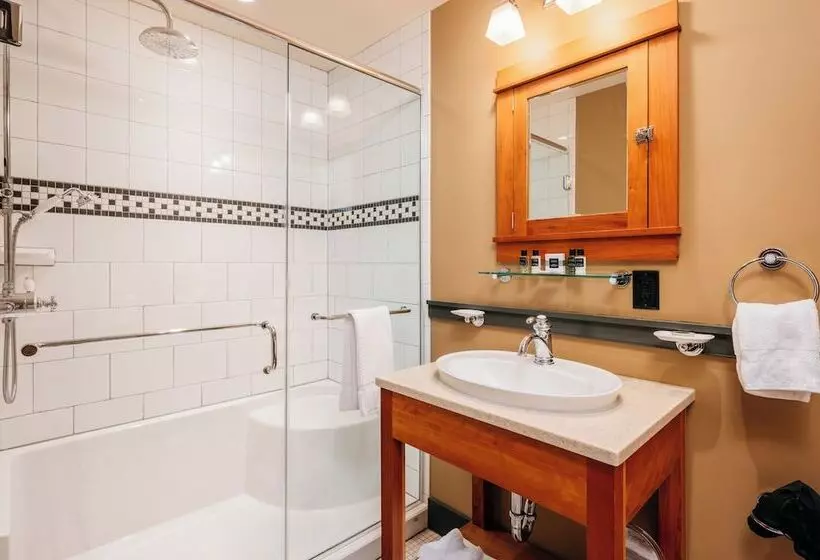 リゾートホテル Tamarack Lodge