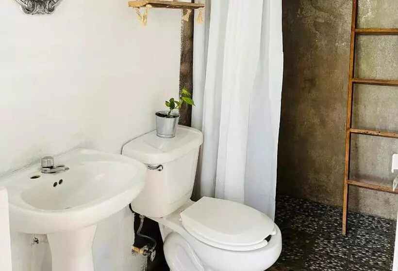 Retkeilymaja Casa Karma