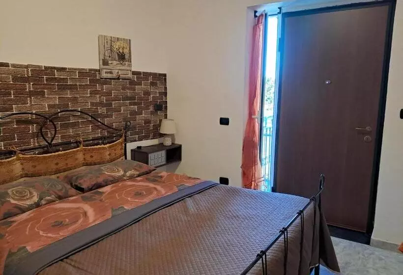 Aamiaismajoitus (B&B) Camera Dell  Antico Arco Romano