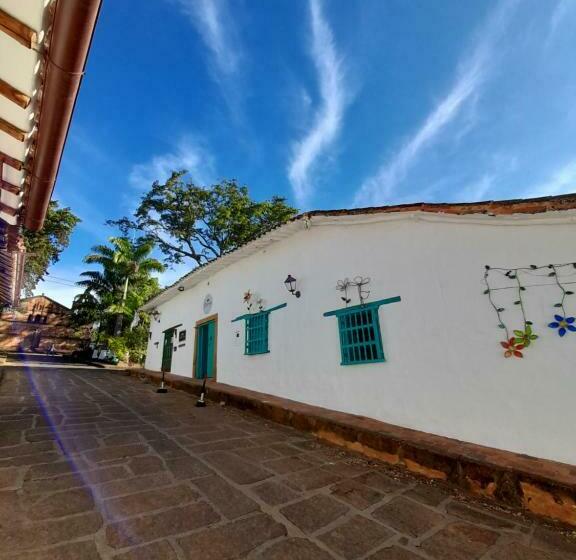 هتل Florré Blossom