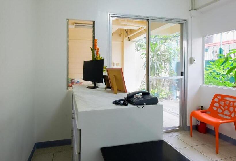 فندق Oyo 840 Orangenest Apartelle