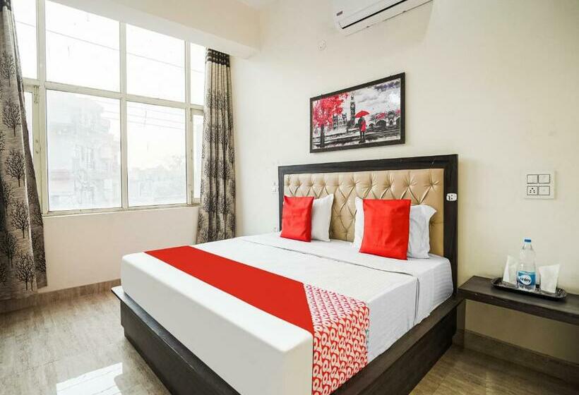 Hotel Oyo 84355 Saini