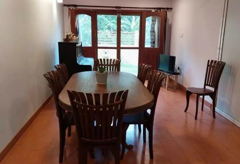 پانسیون El Nivasa Villa In Weligama