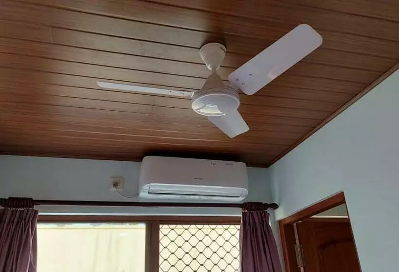 پانسیون El Nivasa Villa In Weligama