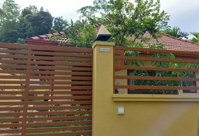 پانسیون El Nivasa Villa In Weligama