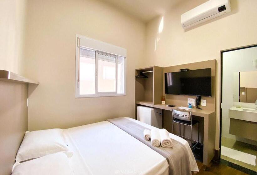 بنسيون Pousada Reserva Central