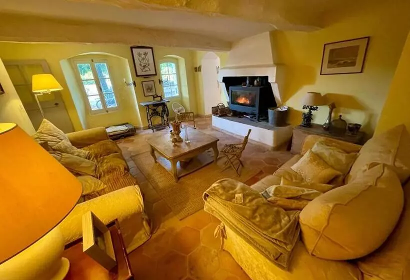 Aamiaismajoitus (B&B) La Bergerie Barbebelle