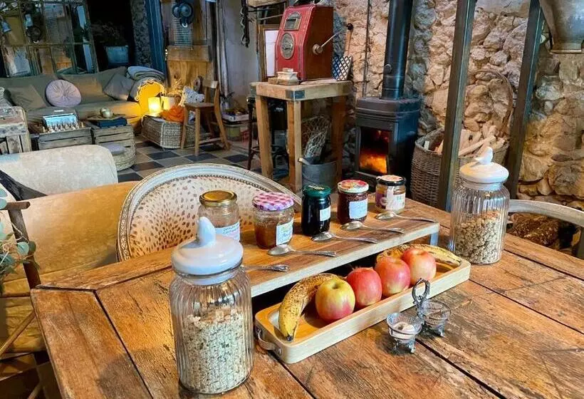 Aamiaismajoitus (B&B) La Bergerie Barbebelle