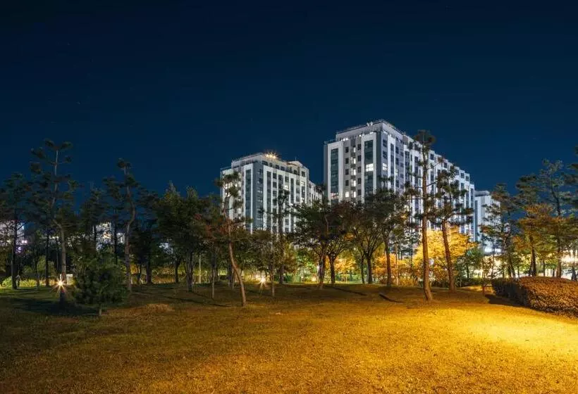هتل Chestertons Sokcho