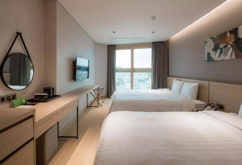 هتل Chestertons Sokcho