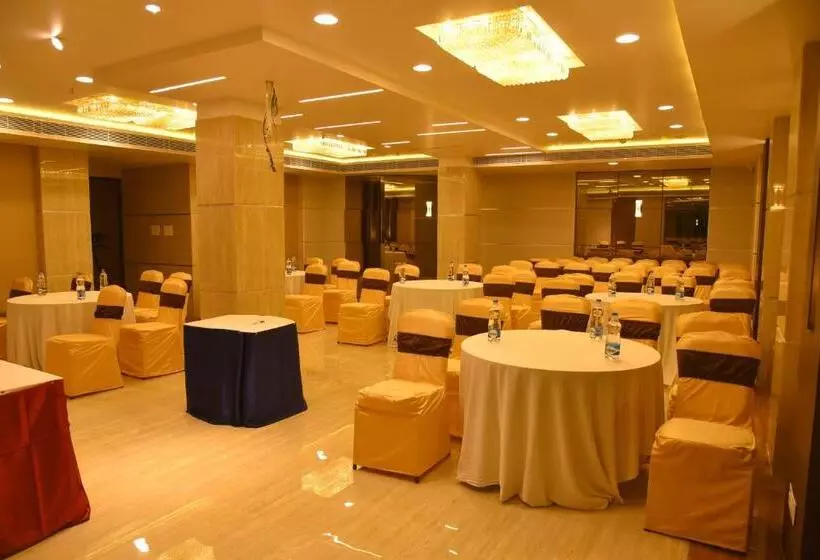 Zip By Spree Hotels Surabi International Vellore