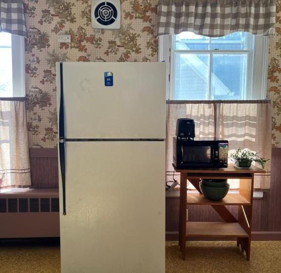 پانسیون Pacifico’s Place “2c”