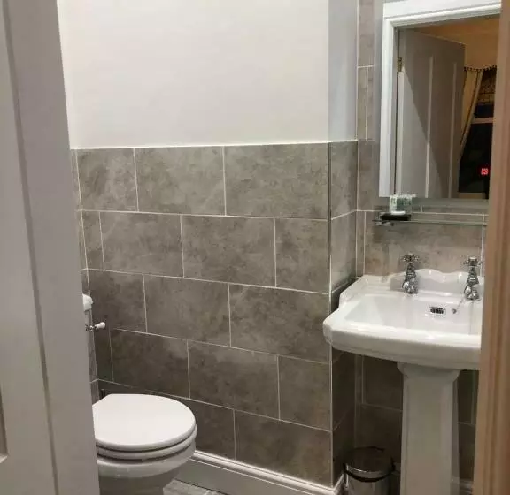 پانسیون The Old Lodge Guest House