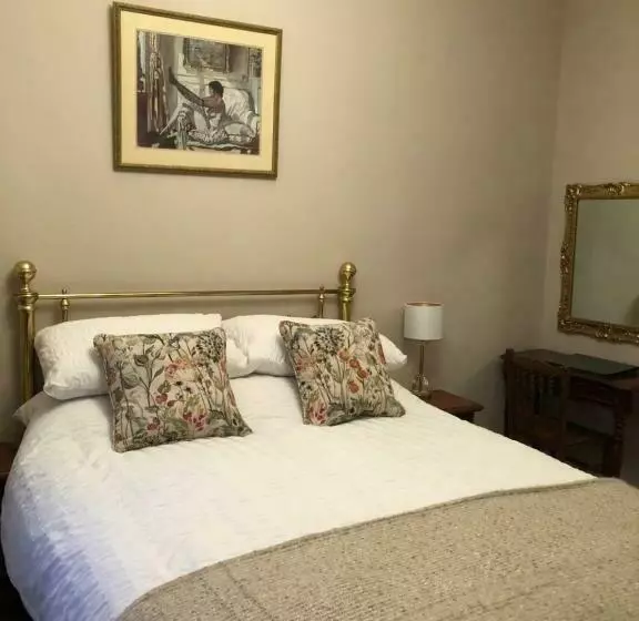 پانسیون The Old Lodge Guest House