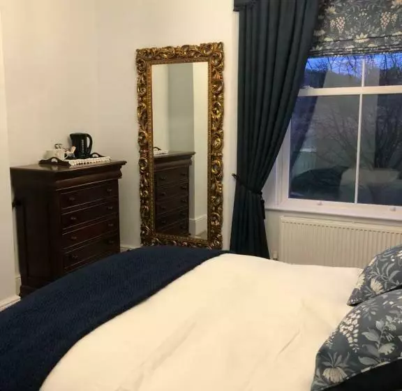 پانسیون The Old Lodge Guest House