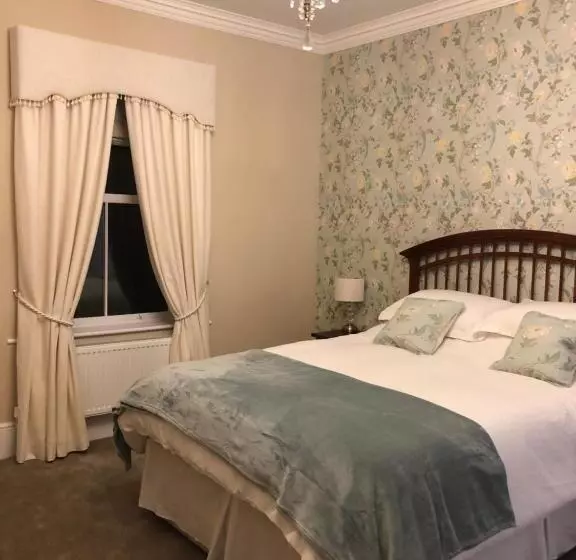 پانسیون The Old Lodge Guest House