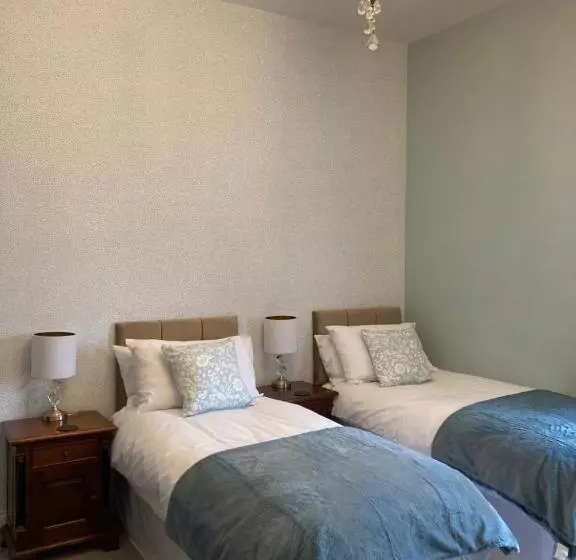 پانسیون The Old Lodge Guest House