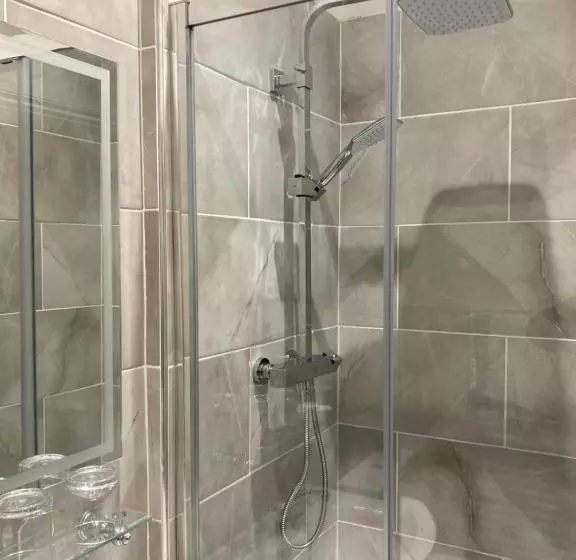 پانسیون The Old Lodge Guest House