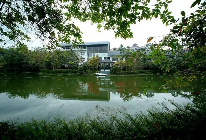 リゾートホテル Emerald Hills Club