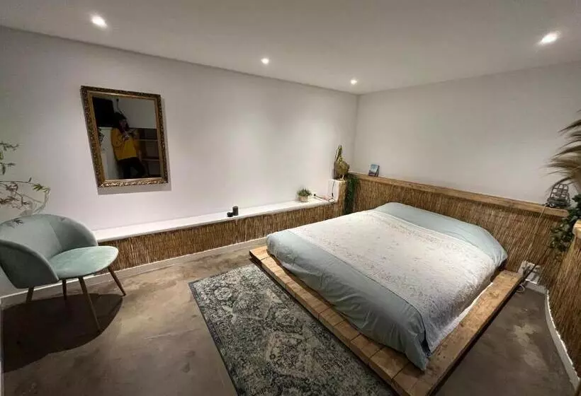 ベッドアンドブレックファースト Tiny Beachhouse