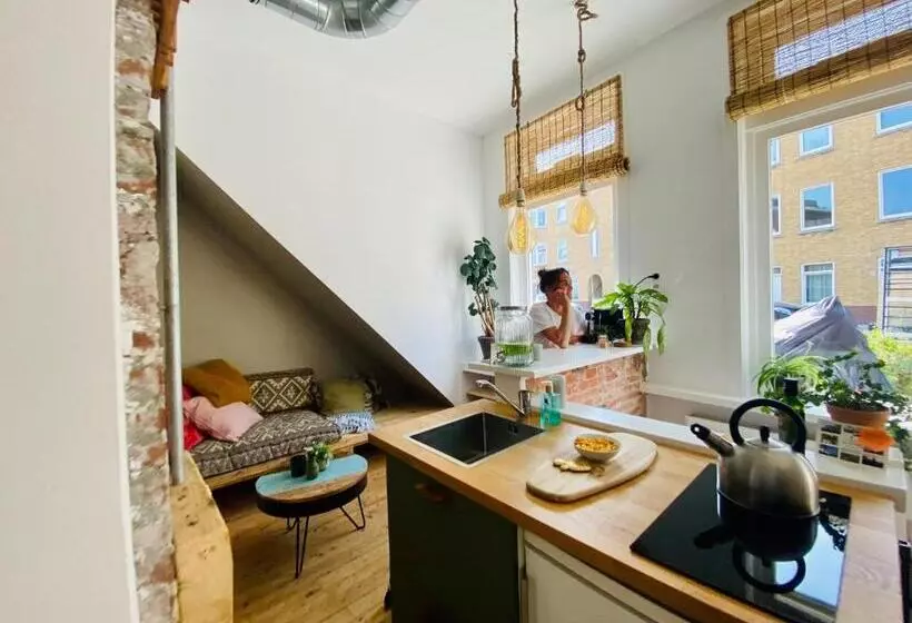 ベッドアンドブレックファースト Tiny Beachhouse