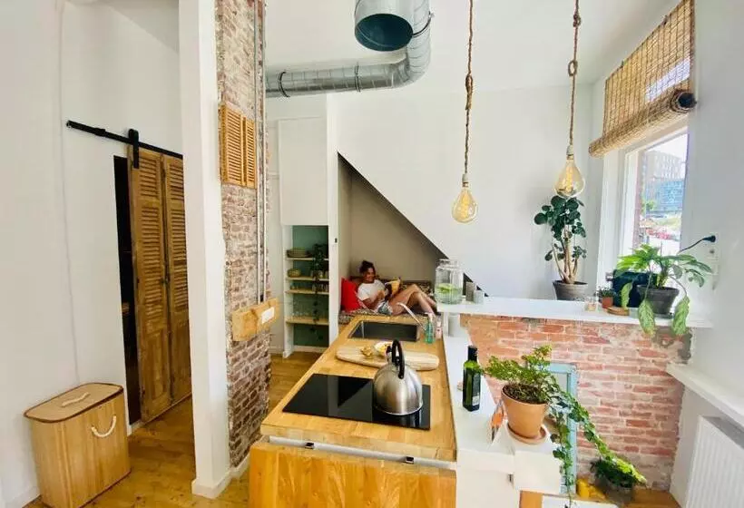 ベッドアンドブレックファースト Tiny Beachhouse