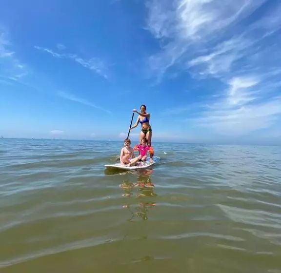 ベッドアンドブレックファースト Tiny Beachhouse