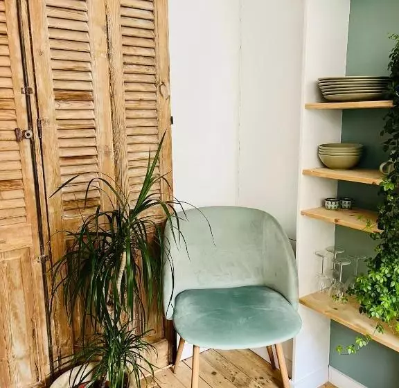 ベッドアンドブレックファースト Tiny Beachhouse