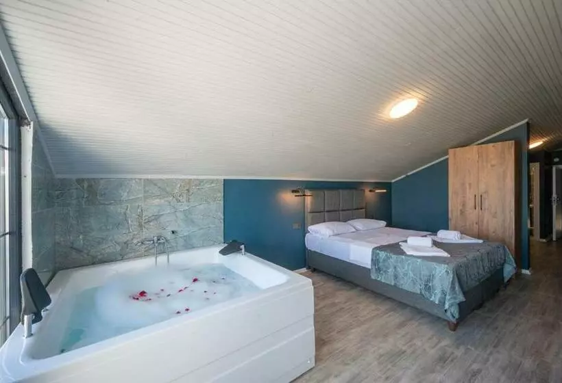 Hazal Otel