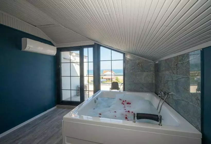 Hazal Otel